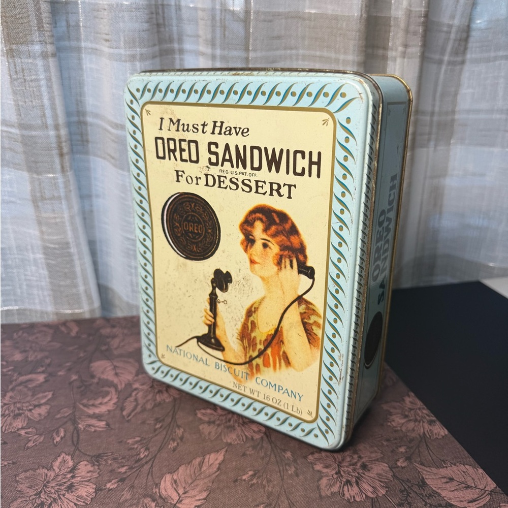Oreo Sandwich Cookie Vintage Tin
